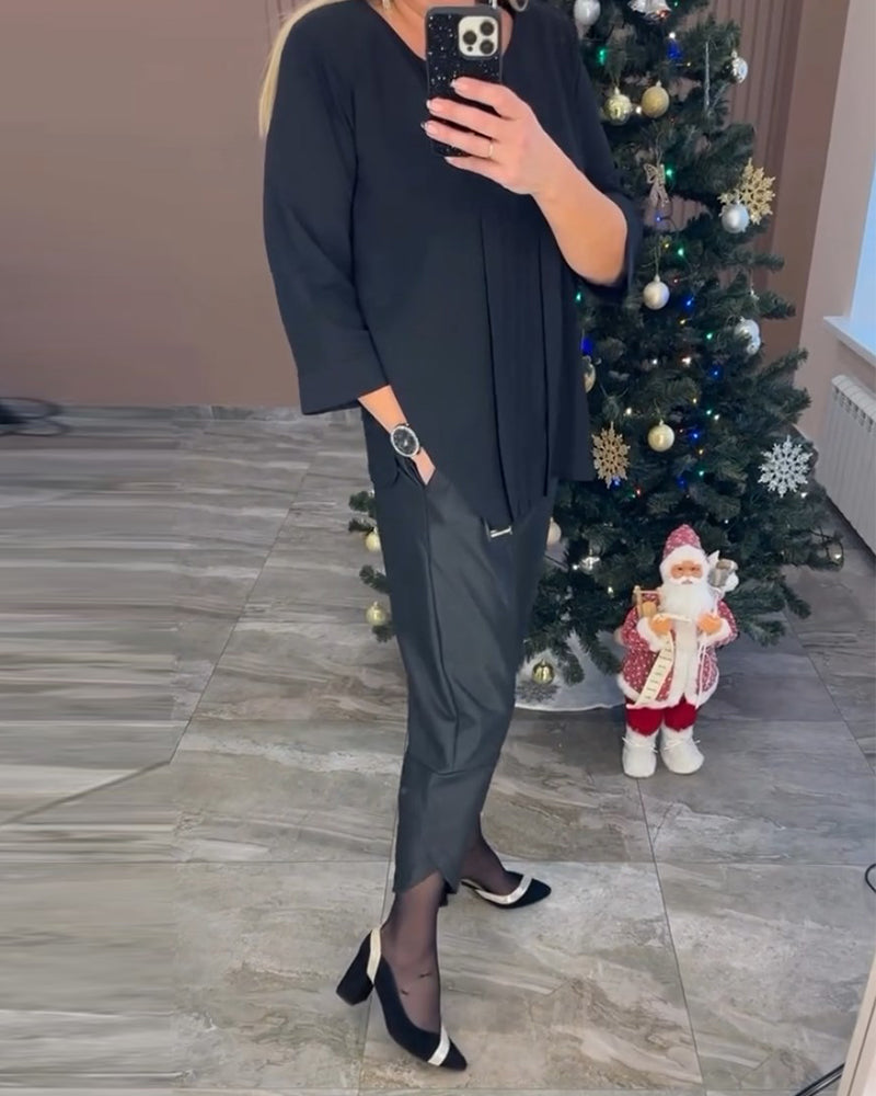 Round neck pleated blouse