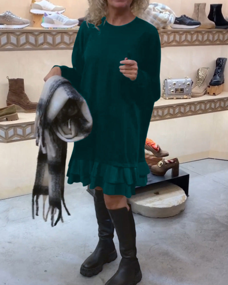 Artistic and elegant long-sleeved dress