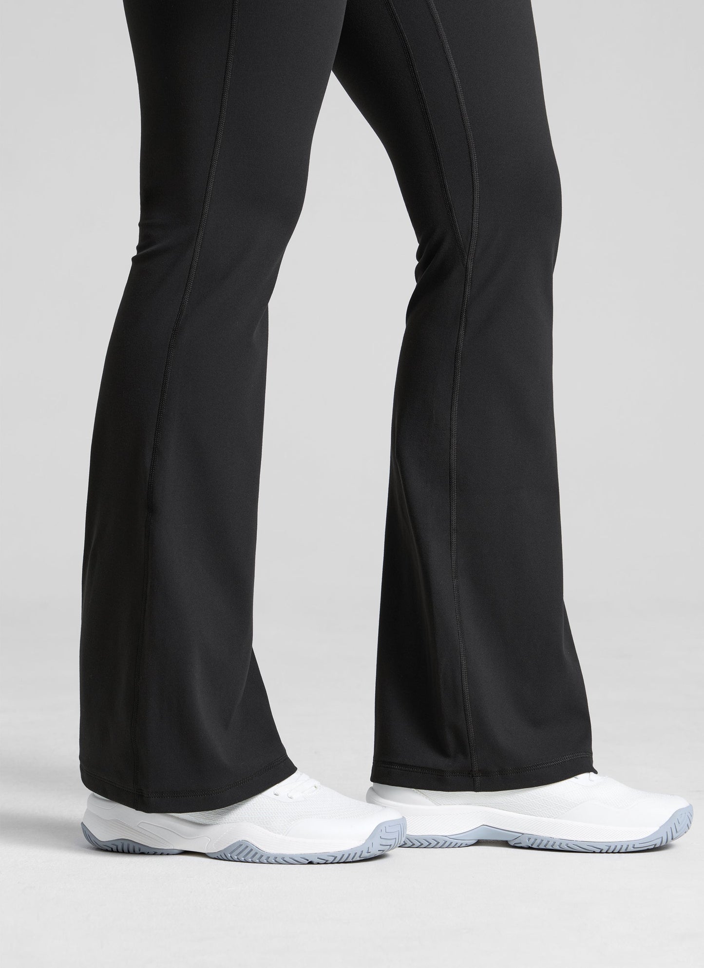 Secretsculpt™ No Front Seam Flare Legging 31''