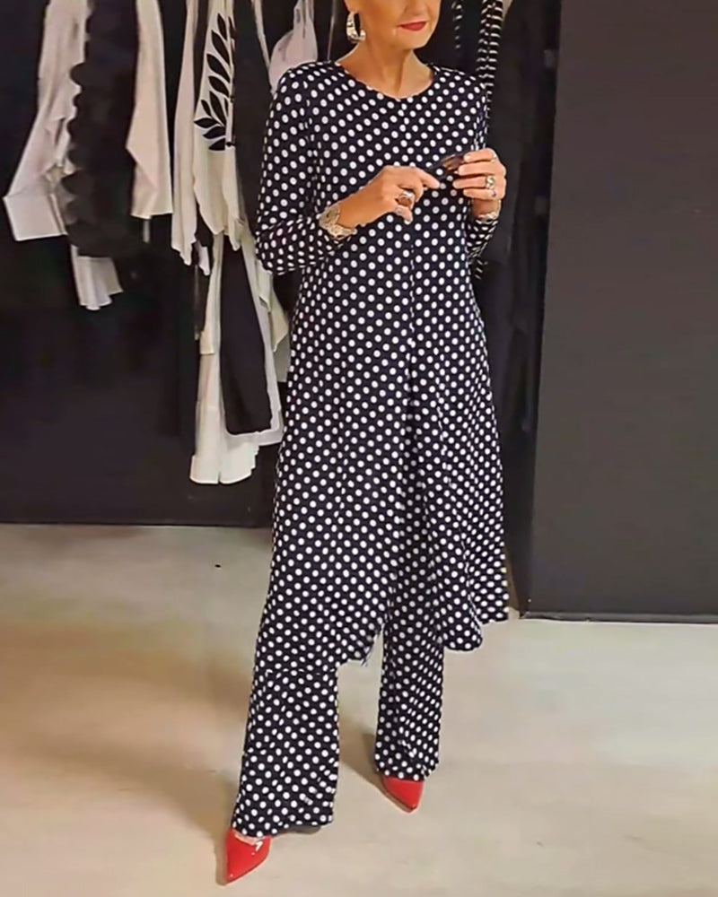 Elegant polka dot slit suit